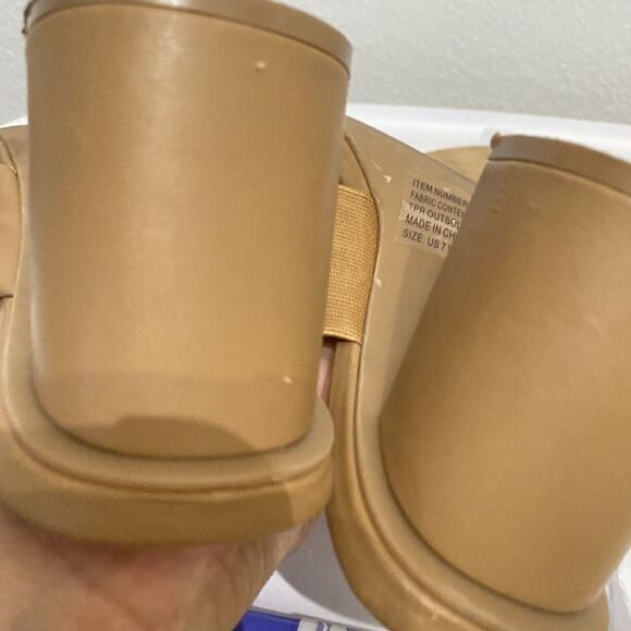 Torrid Womens New Beige Chunky Heel Y2K 90s Thong Heel Sandals Size 7 WW - Picture 6 of 12